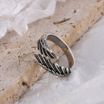 Anillo de pluma ajustable unisex