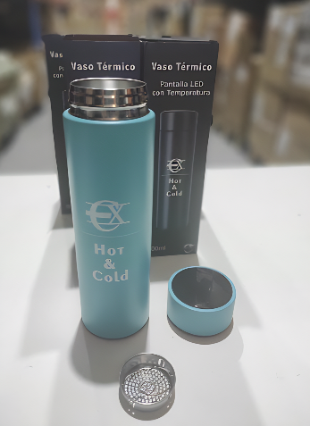 Termo frio y calor con pantalla celeste